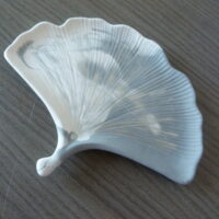 Coupelle décorative ginkgo – Élégance argentée
